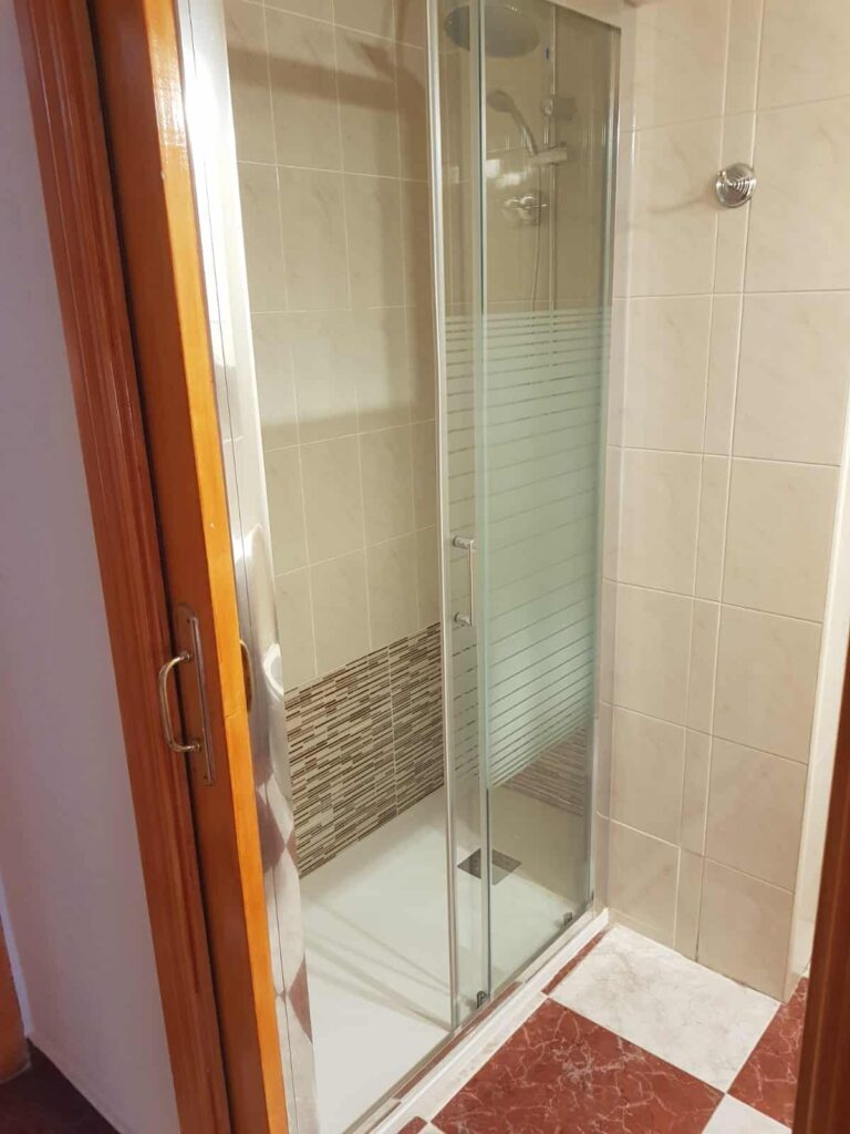 CAMBIO DE BAÑERA POR DUCHA EN ALUCHE (MADRID)