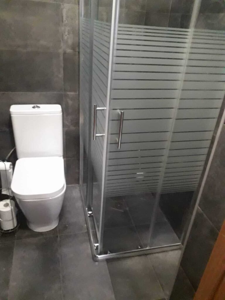 CAMBIO BAÑERA POR DUCHA LA BERZOSA (MADRID)