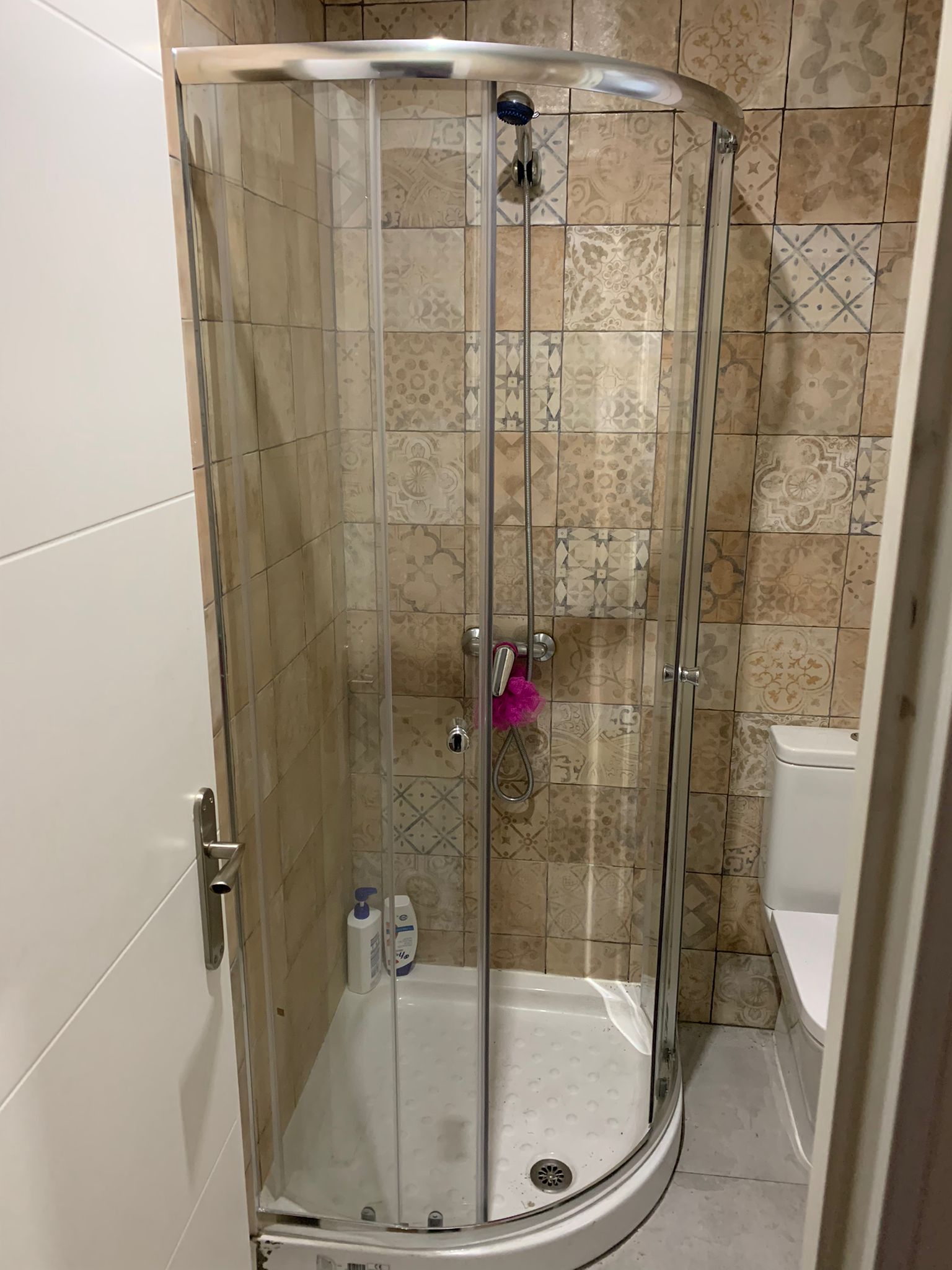 Instalar mamparas de ducha y baño en Valencia - Asealia